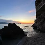 Zhironi Hotel