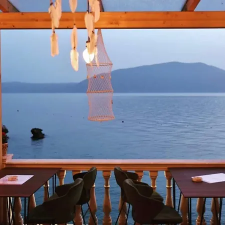 Zhironi Hotell 4*