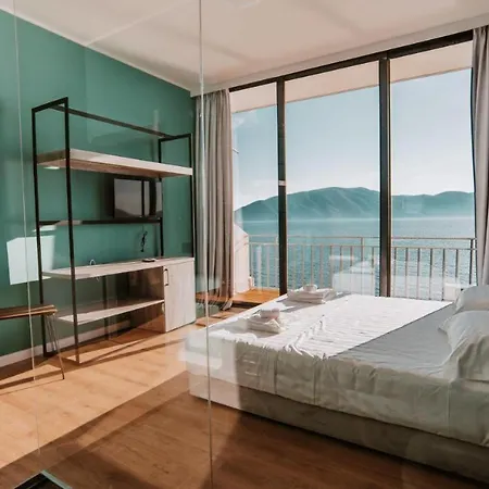 Zhironi Hotell