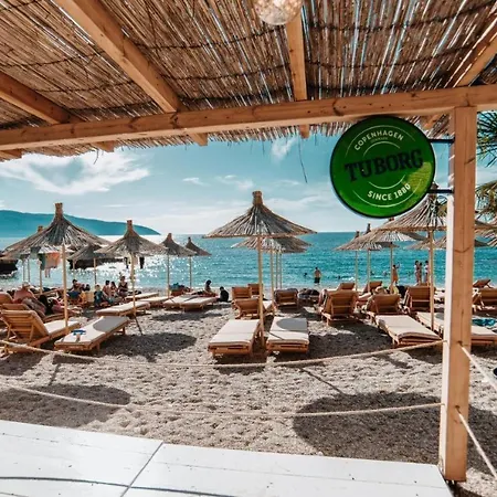Zhironi Hotell 4*