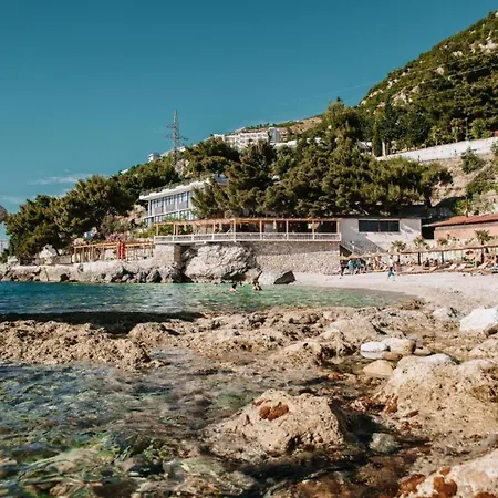 Zhironi Hotell Vlorë