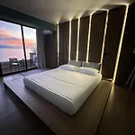 Zhironi Hotel
