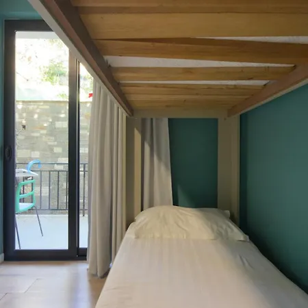 Hotel Zhironi