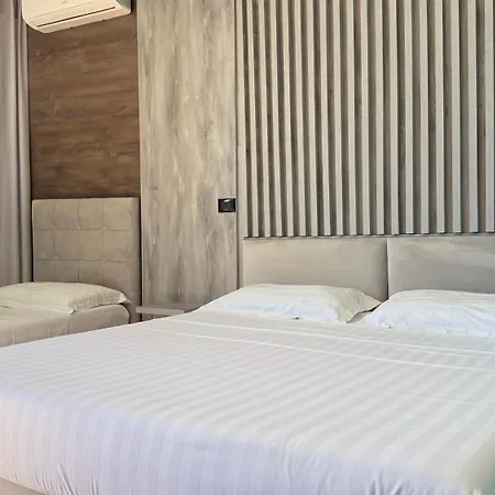 Hotel Zhironi 4*